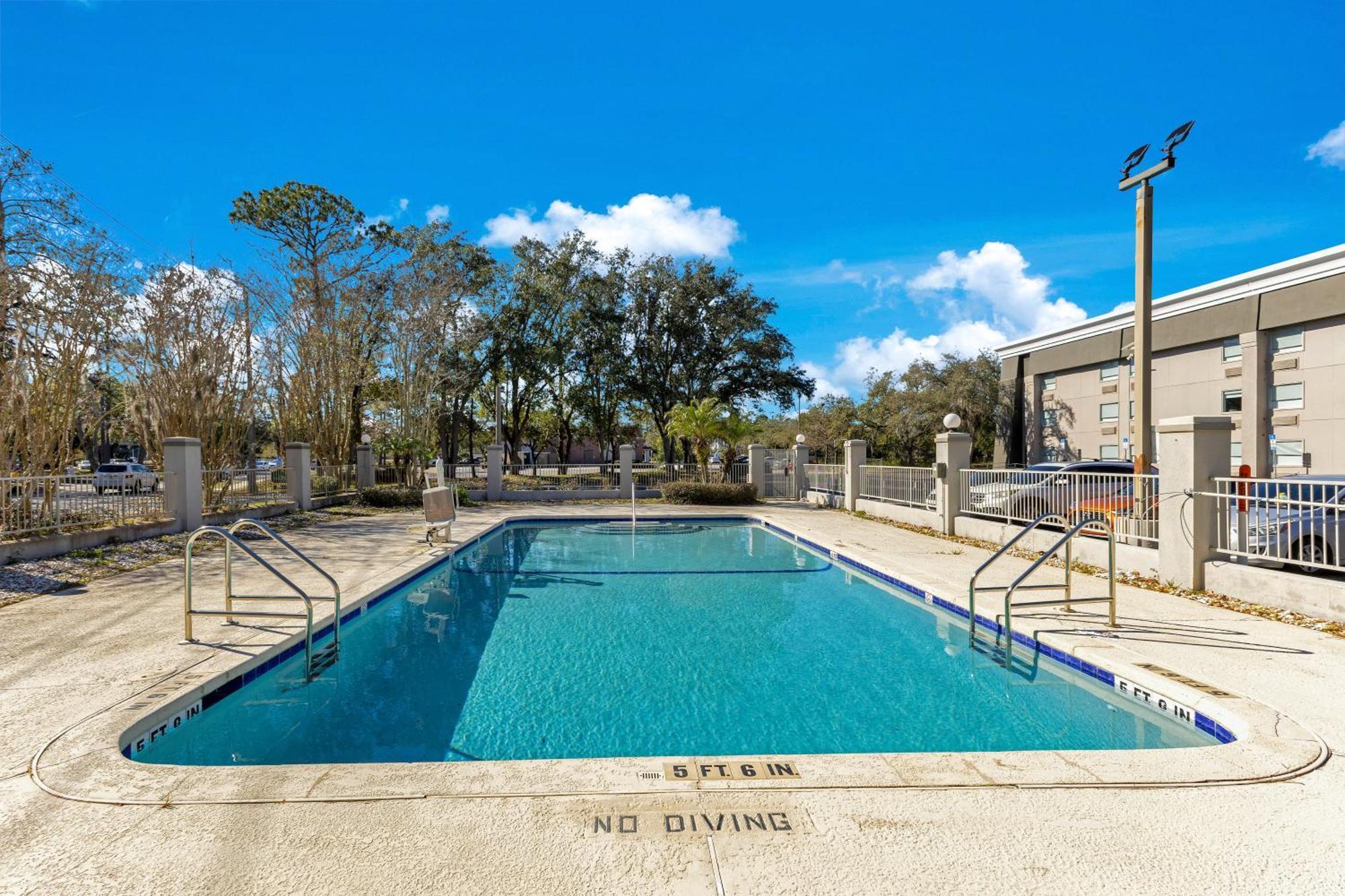 La Quinta Inn & Suites By Wyndham Jacksonville Mandarin Exterior foto